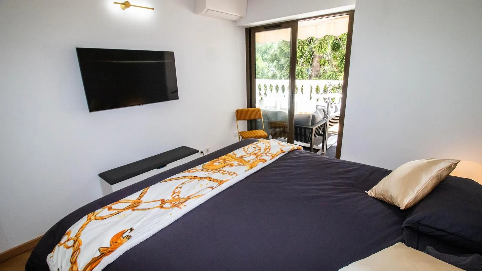 Calme Absolu, Elegant Et Arbore Avec Piscine Cannes 0*,