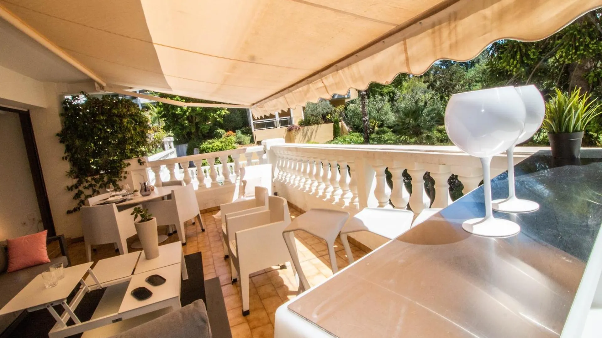 Calme Absolu, Elegant Et Arbore Avec Piscine Cannes 0*,  France