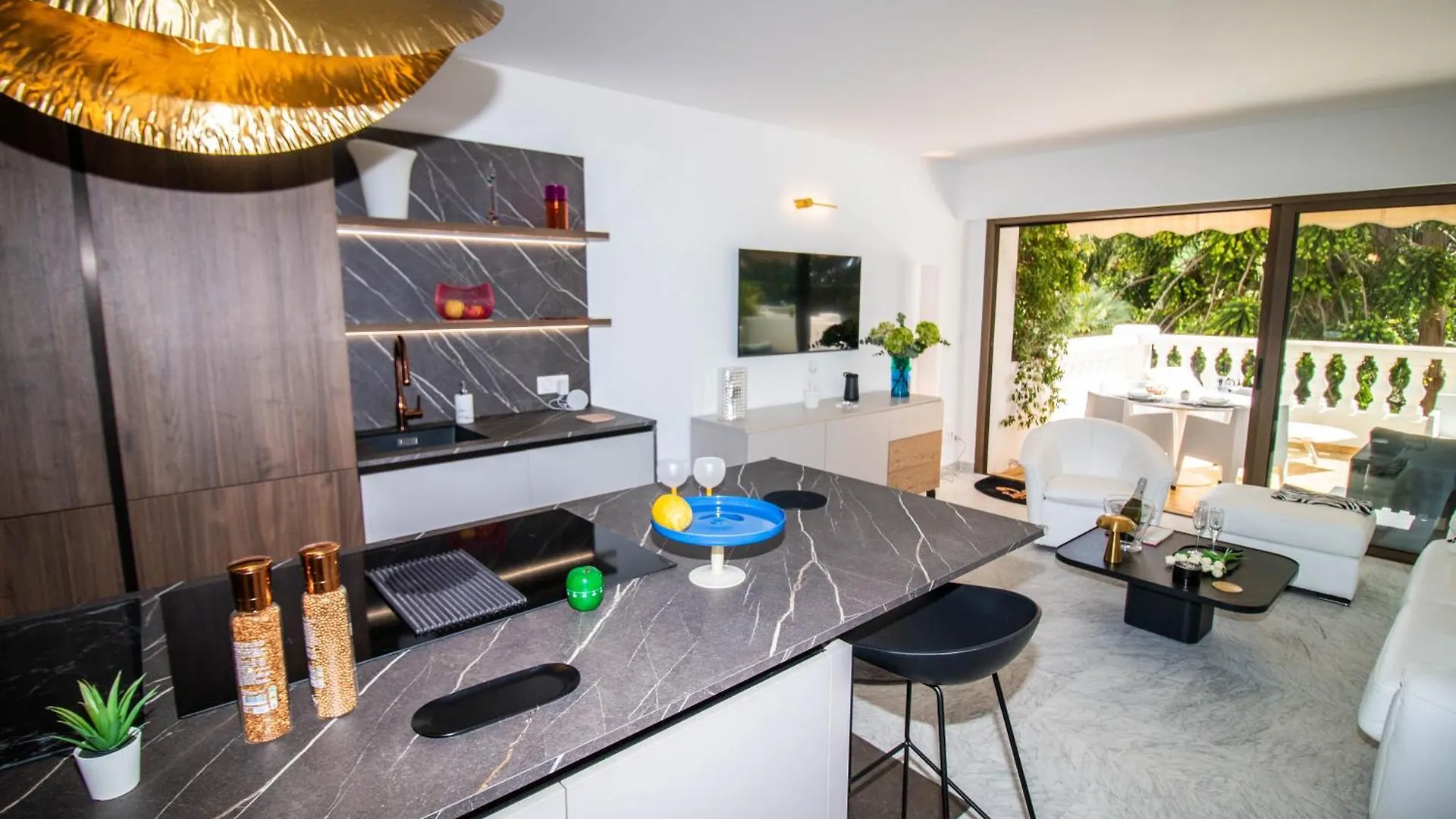Calme Absolu, Elegant Et Arbore Avec Piscine Cannes 0*,