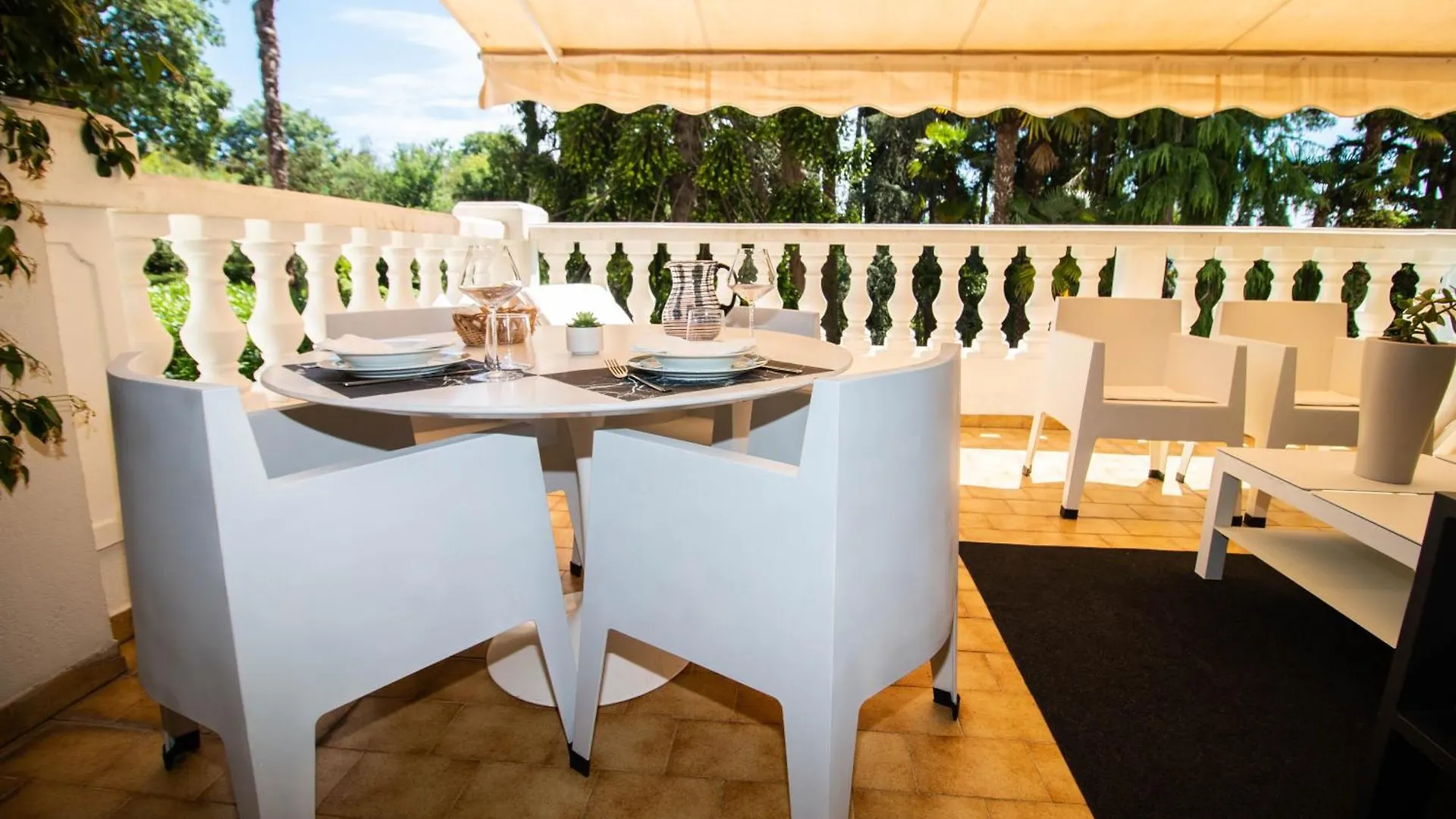 Apartment Calme Absolu, Elegant Et Arbore Avec Piscine Cannes France
